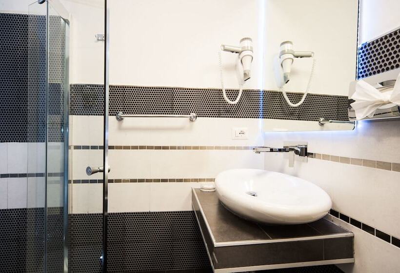 اتاق سوپریور سه تخته, Relais Trevi 95 Boutique