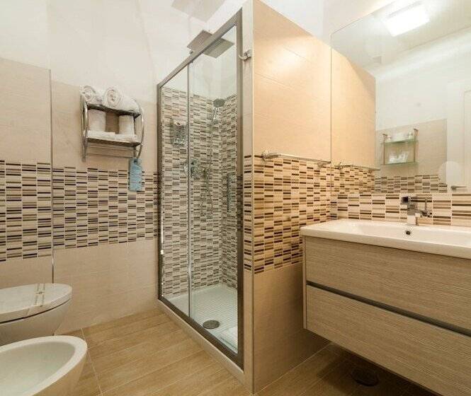 اتاق لوکس با چشم‌انداز شهر, Relais Trevi 95 Boutique