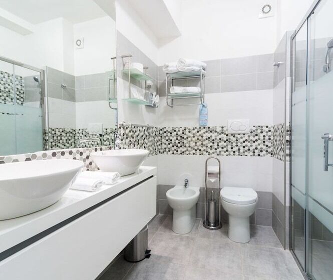 اتاق لوکس چهار تخته, Relais Trevi 95 Boutique