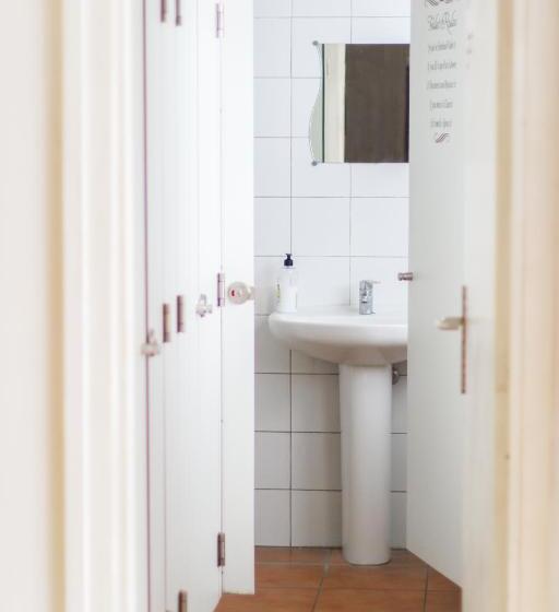 Номер Стандарт с Балконом, Casa Grande Surf Hostel