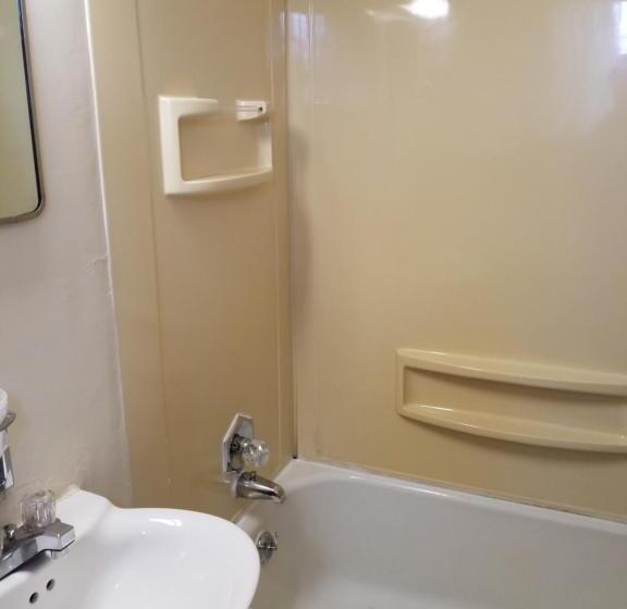 غرفه قياسيه سريرين مزدوجين, Home Motel Abbotsford