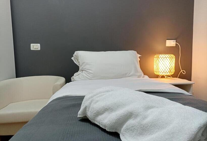 اتاق استاندارد یک نفره, Martini Rooms