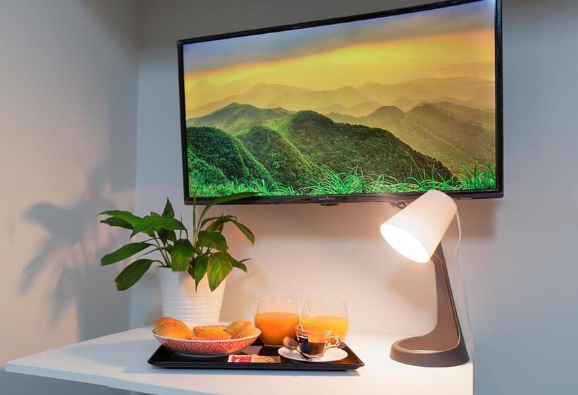 اتاق کلاسیک سه تخته, Martini Rooms