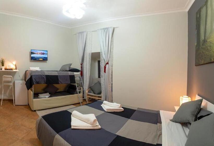 اتاق استاندارد چهار تخته, Martini Rooms