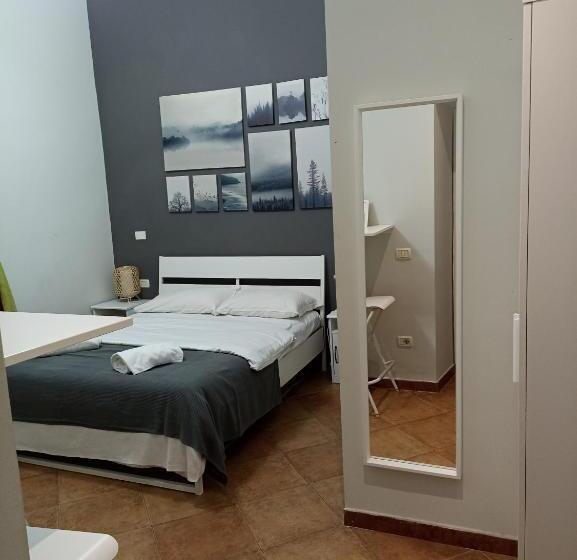 Deluxe Room, Martini Rooms