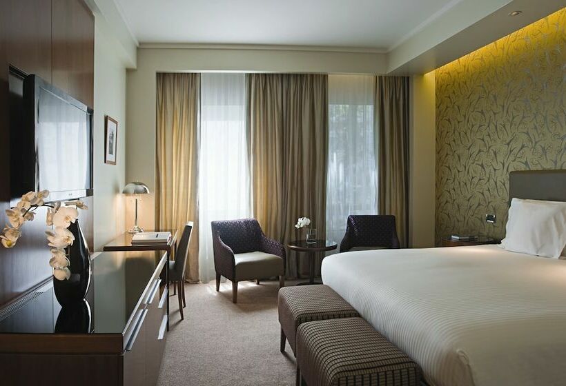 استودیوی استاندارد, Alvear Art