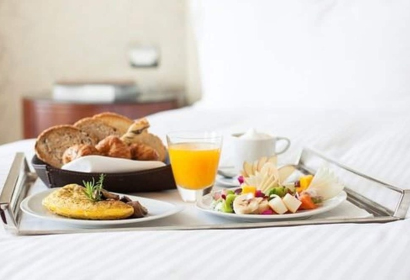 استودیوی استاندارد, Alvear Art