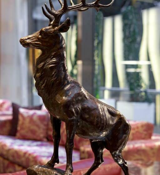 سوییت جونیور, Alvear Art