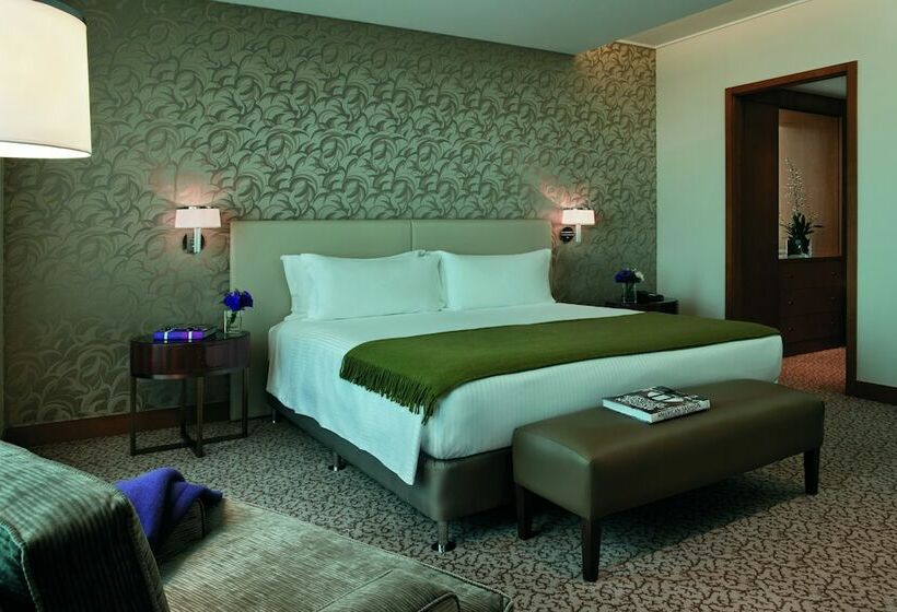 سوییت جونیور, Alvear Art