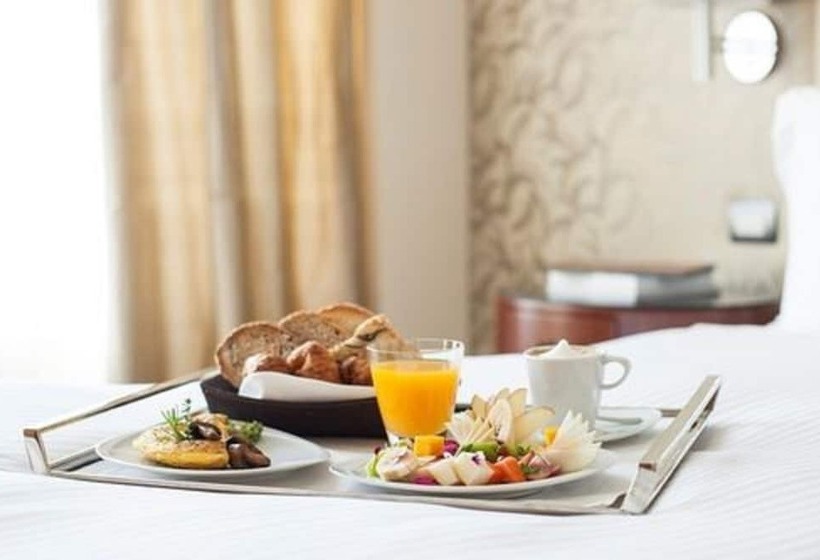 استودیوی لوکس, Alvear Art