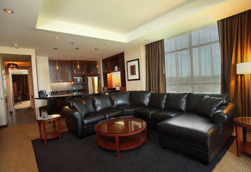 סוויטה מלכותית, Bally S Quad Cities Casino &