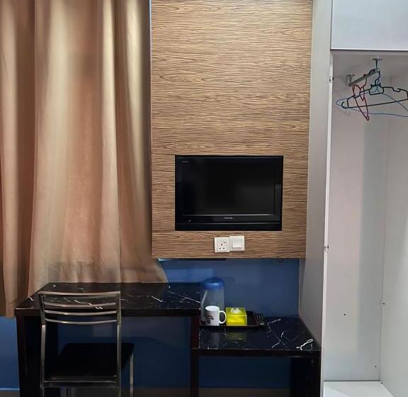 غرفة عائلية, Bangi Business