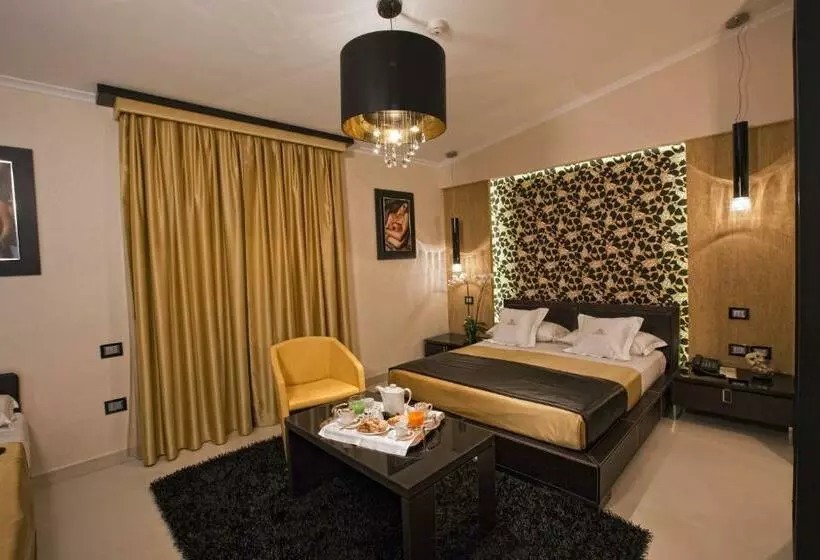 اتاق استاندارد سه نفره, Cenacolo