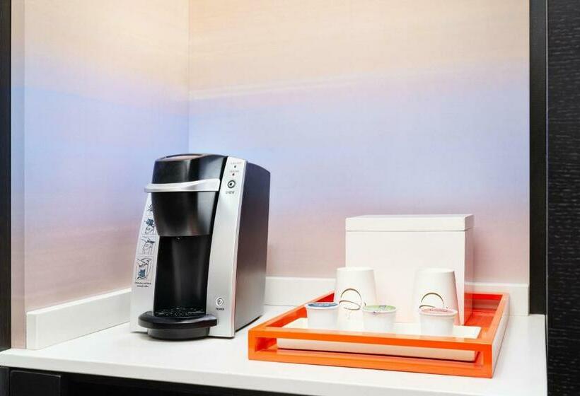 Standard Room Double Bed City View