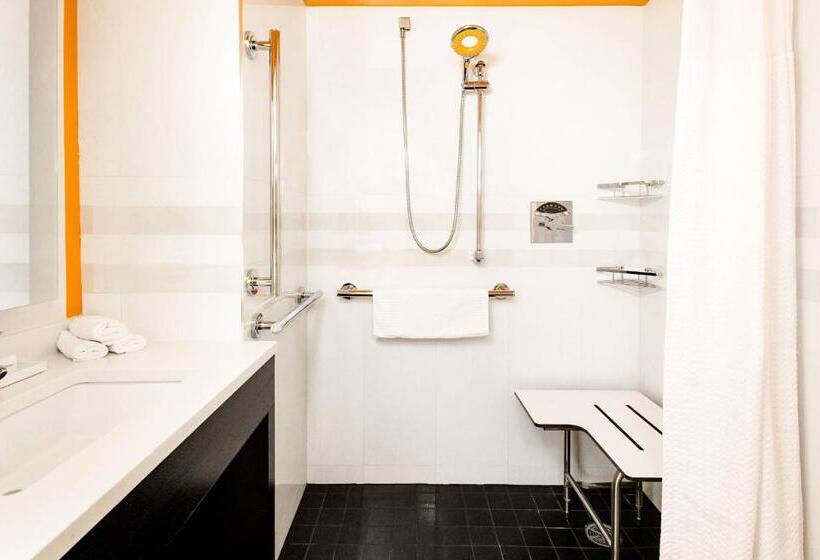 اتاق استاندارد برای معلولان, Courtyard By Marriott New York Manhattan/central Park