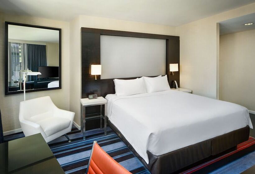 Standard Room Double Bed City View, Courtyard By Marriott New York Manhattan/central Park