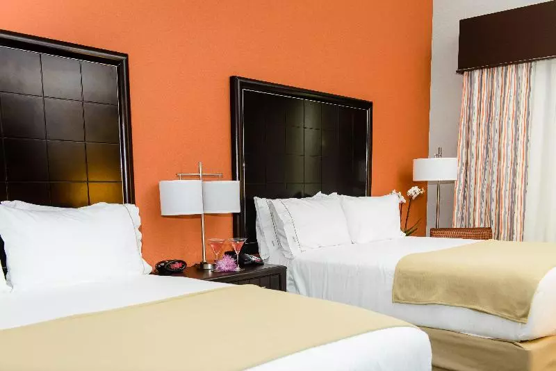身障者適用スイートルーム, Holiday Inn Express Hotel & Suites Austin Nw   Arboretum Area, An Ihg