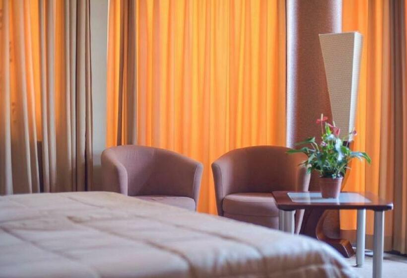 חדר סטנדרט נוף לאגם, Perla