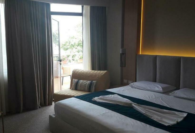 חדר דלוקס עם מרפסת, Perla