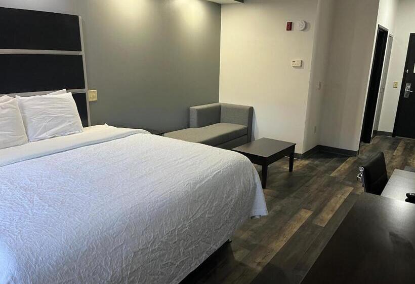 سوئیت با تخت بزرگ, Sonesta Essential Savannah