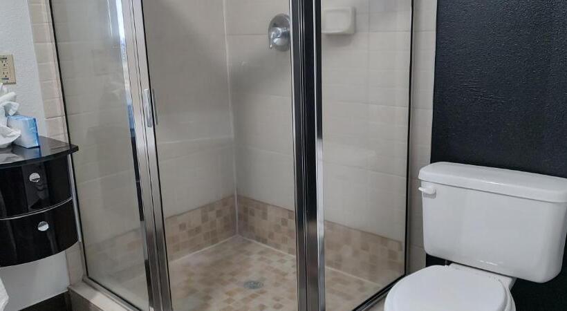 اتاق استاندارد چهار تخته, Sonesta Essential Savannah