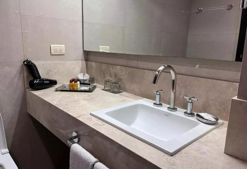 キングサイズベッドのクラブルーム, Sheraton Tucuman