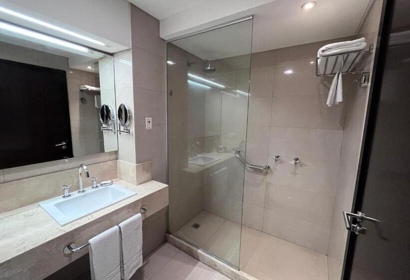 Номер Клуб Кровать Кинг, Sheraton Tucuman