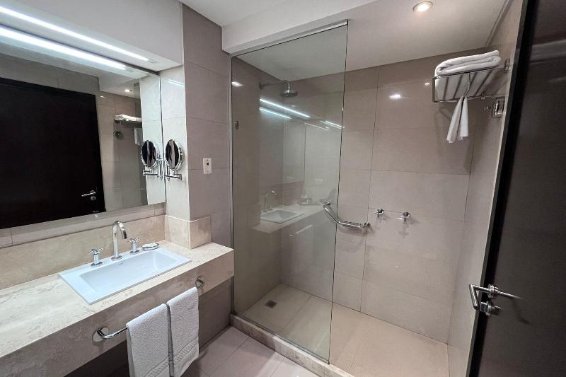 Номер Клуб, Sheraton Tucuman