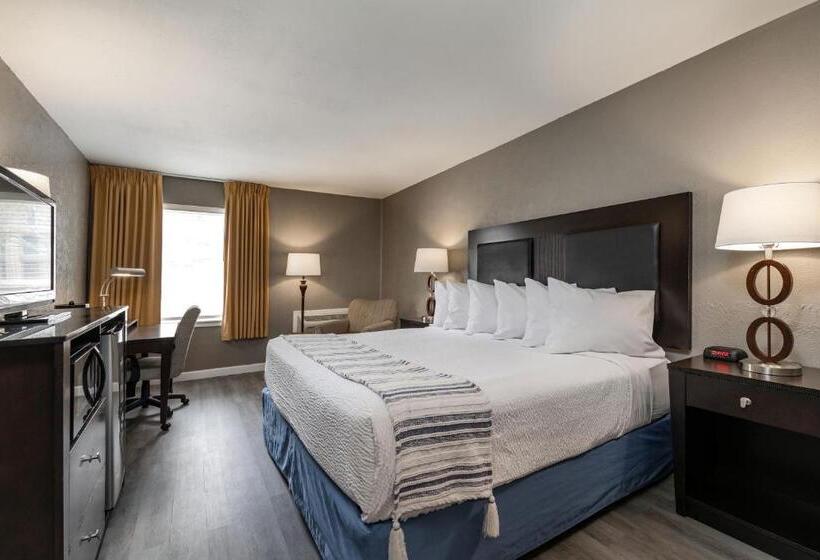 سوییت جونیور, The Bransinn Entertainment District