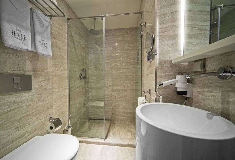 اتاق لوکس, The Haze Karakoy