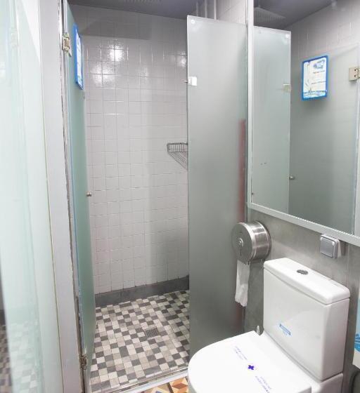 Четырехместный Номер Стандарт, Urbany Hostel Bcn Go!