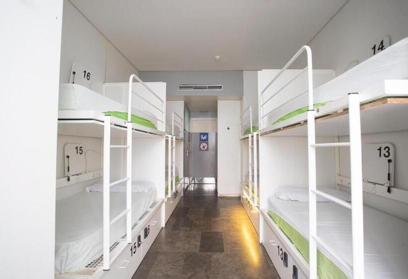 Кровать в Общей Комнате, Urbany Hostel Bcn Go!