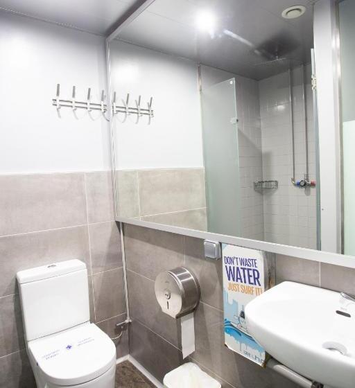 Кровать в Общей Комнате, Urbany Hostel Bcn Go!