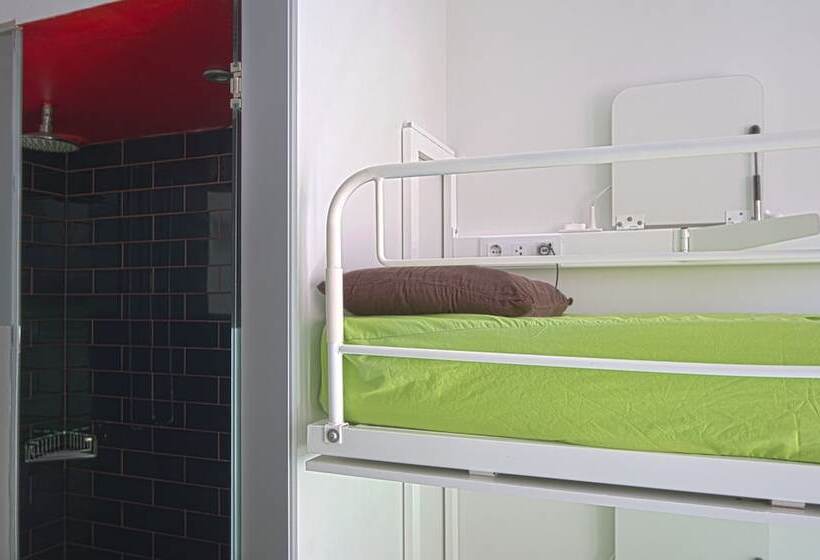 Кровать в Общей Комнате, Urbany Hostel Bcn Go!