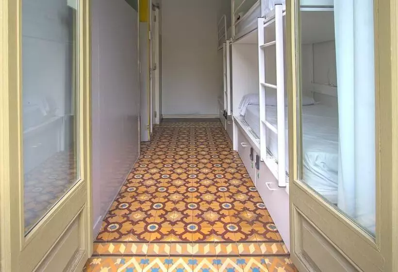 اتاق استاندارد یک نفره, Urbany Hostel Bcn Go!