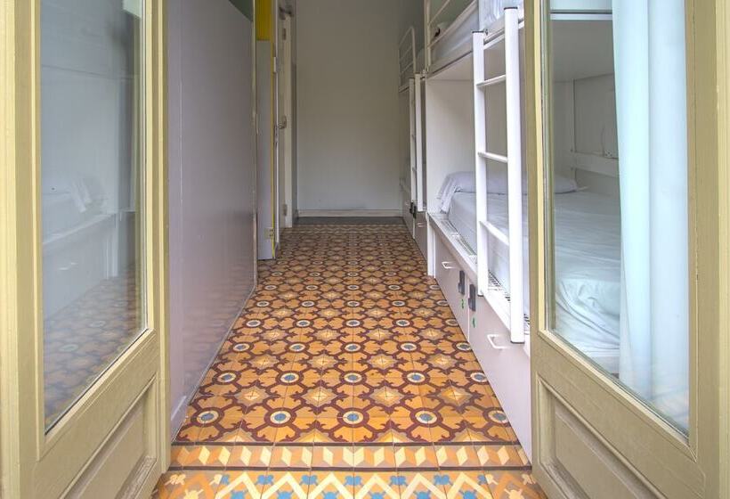 Кровать в Общей Комнате, Urbany Hostel Bcn Go!