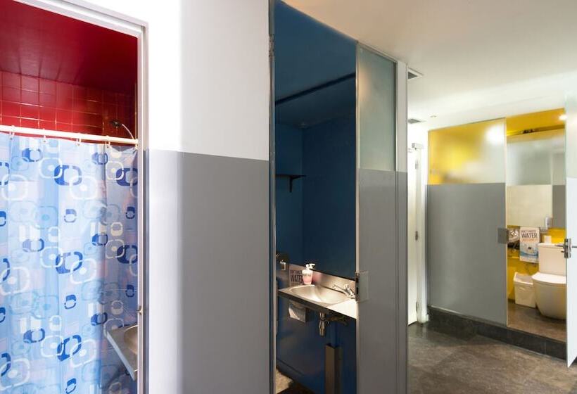 Кровать в Общей Комнате, Urbany Hostel Bcn Go!