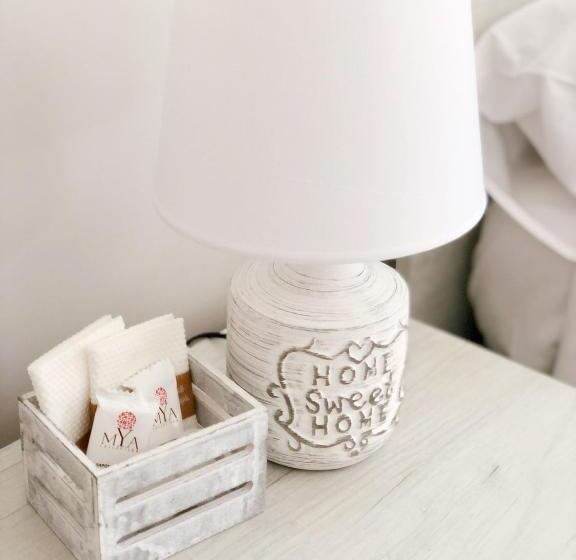 スタンダードルーム, Hangar Inn