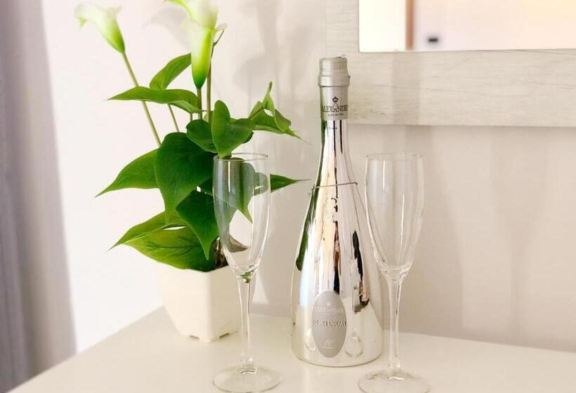 Standard room with outdoor bath, Hangar Inn