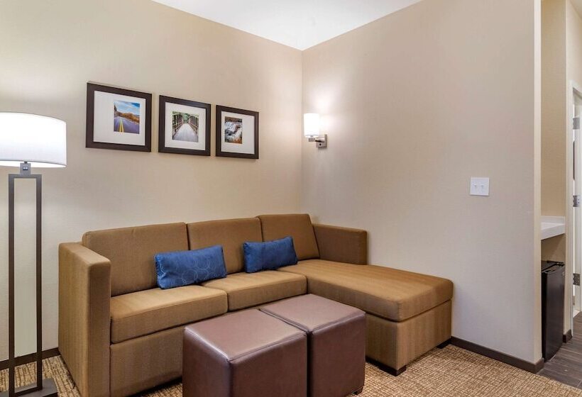 جناح, Comfort Suites