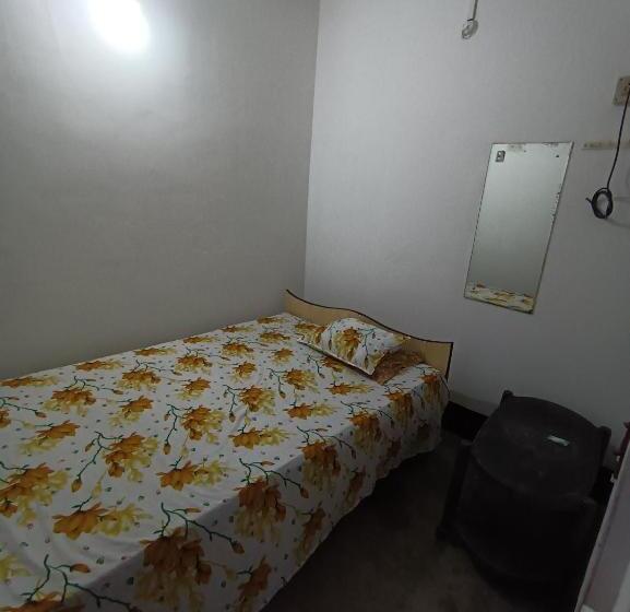 اتاق اکونومی یک تخته, Ajanta Lodge