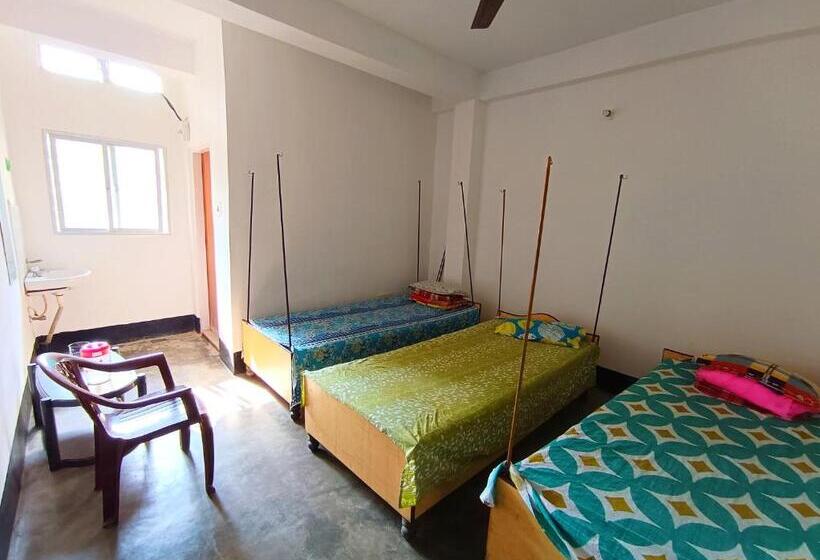 اتاق استاندارد سه نفره, Ajanta Lodge