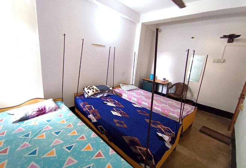 اتاق استاندارد سه نفره, Ajanta Lodge