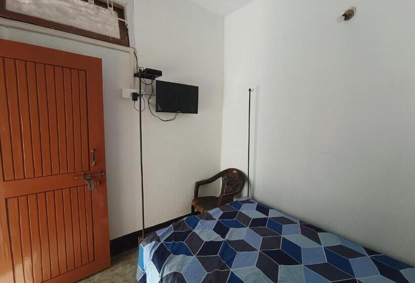 اتاق استاندارد با سرویس بهداشتی مشترک, Ajanta Lodge