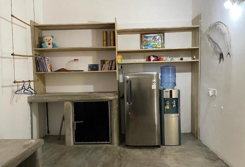 침실 2개 주택, Plastic Bottle House   Dune Towers