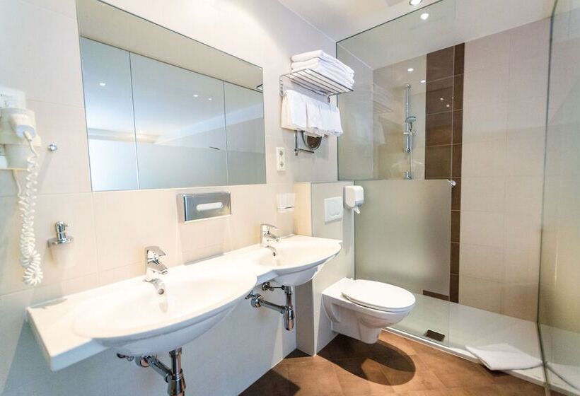 Семейный Номер, Aktiv Hotel Zur Rose