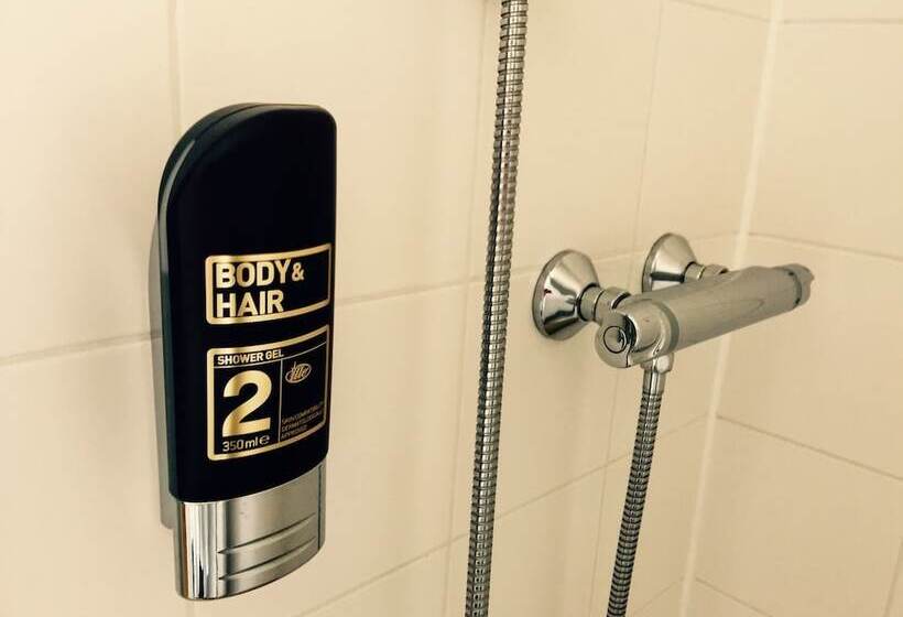 اتاق استاندارد, A&t Hotel & Hostel