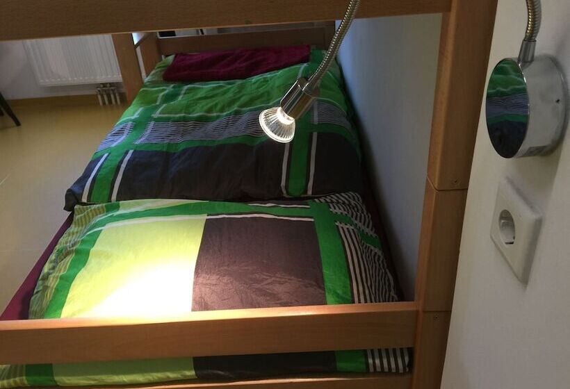 اتاق استاندارد سه نفره, A&t Hotel & Hostel