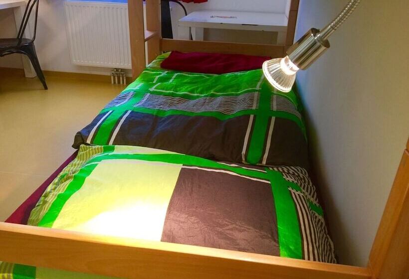 اتاق استاندارد سه نفره, A&t Hotel & Hostel