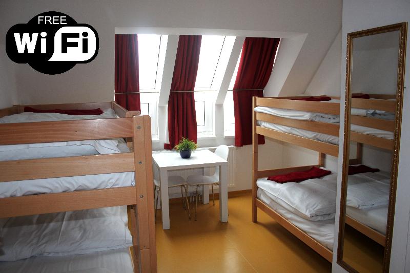 اتاق استاندارد چهار تخته, A&t Hotel & Hostel